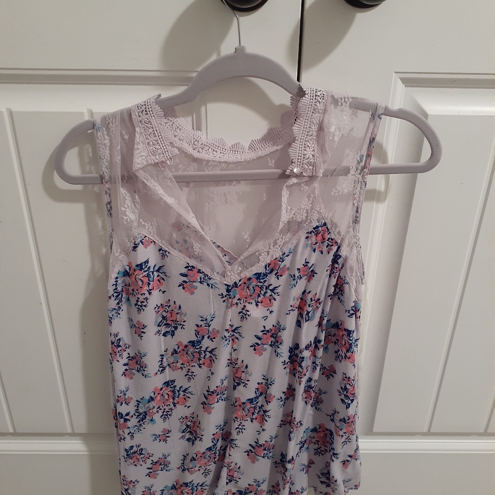 CUTE BLOUSE - Picture 3 of 3